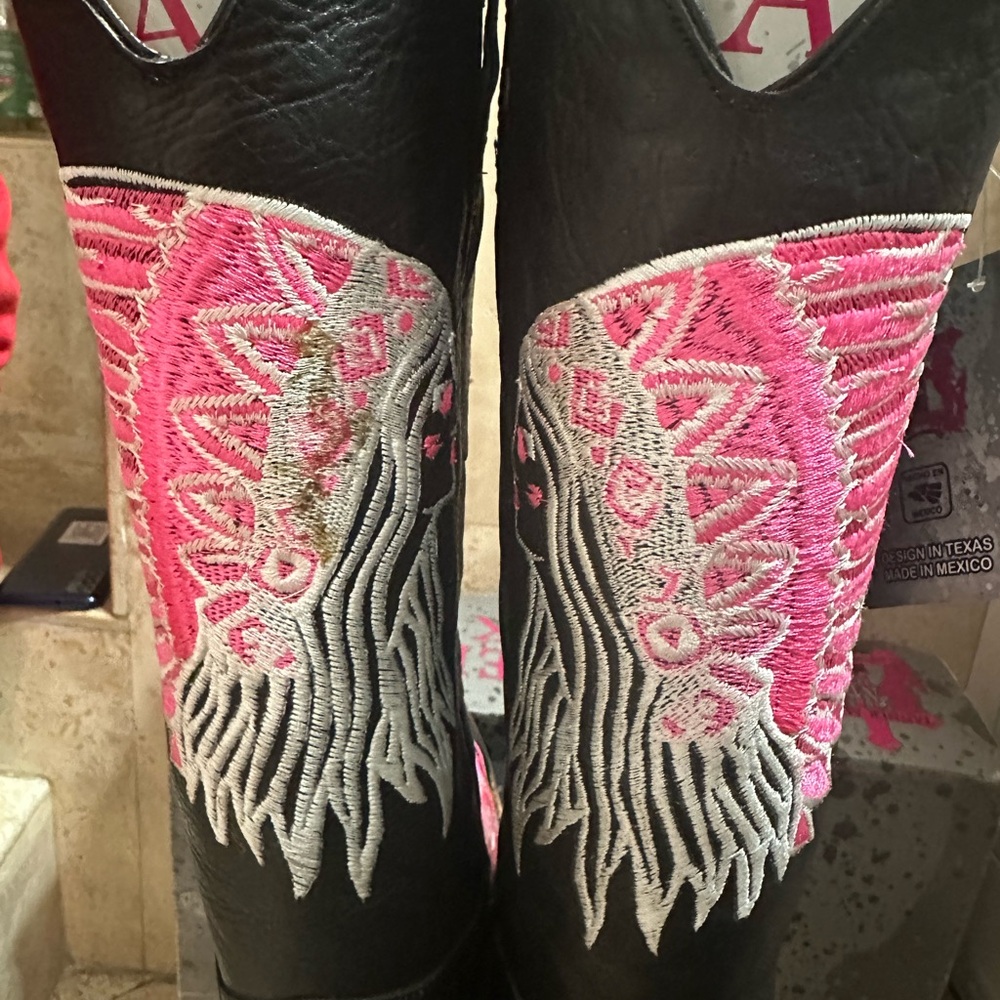 Women's Black and Pink Embroidered Western Boots - Picture 6 of 8